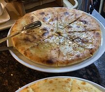 Пирог с фасолью и грецким орехом маленький