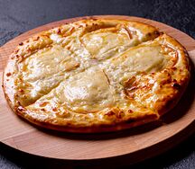 Хачапури Батуми с копченым сыром сулугуни