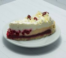 Брусничный торт с белым бельгийским шоколадом