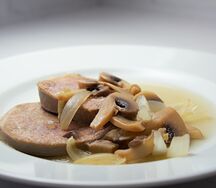 Язык говяжий в грибном соусе
