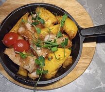 Сковородка со свининой