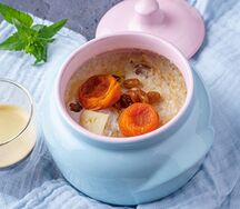 Каша овсяная с сухофруктами