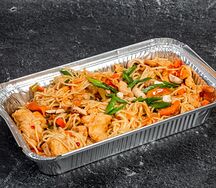 Лапша с курицей и овощами