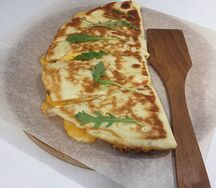 Четыре сыра закрытая пицца