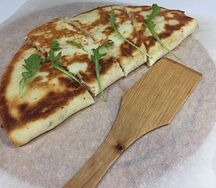 Мясная закрытая пицца