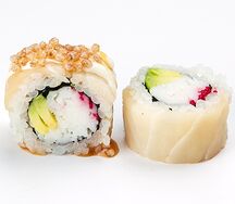 Ролл с масляной рыбой и трюфельными шариками