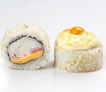 Запеченный с крабом, беконом и сыром чеддер
