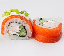 Филадельфия с креветкой и трюфельным соусом