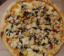 Пицца Курица с ананасами