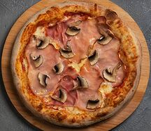 Пицца с ветчиной и грибами