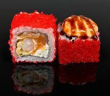 Запеченный ролл с креветкой и лососем