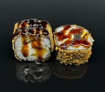 Темпура ролл с манго и курицей