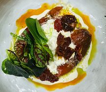 Запеченный перец с сыром страчателла