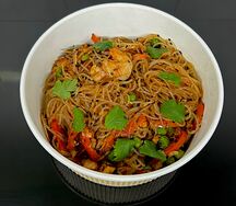 Фунчоза с курицей и креветками