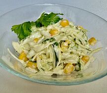 Салат из пекинской капусты, огурца и кукурузы
