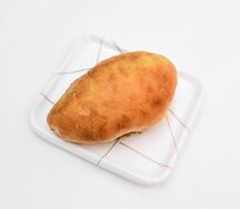 Пирожок с повидлом