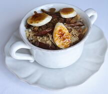 Овсяная каша с бананом и финиками
