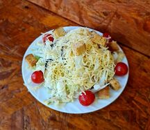 Салат Цезарь с морепродуктами