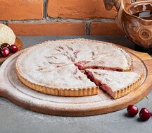 Пирог с творогом и вишней
