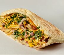 Сырный гирос с курицей 