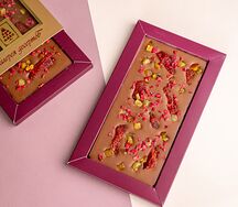 Молочный с клубникой ручной работы