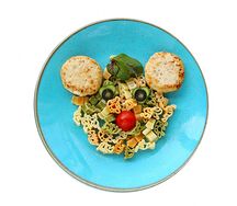 Домашняя куриная котлетка с макарошками