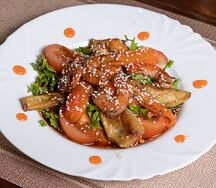 Теплый салат с креветками