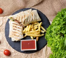 Шаурма со свининой и картофель фри