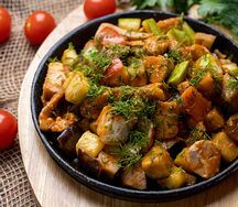 Сковородка с куриным филе