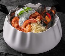Конкильони с морепродуктами