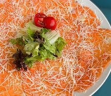 Карпаччо из лосося и тигровой креветки