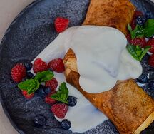 Блинчики с творогом и кремом из сгущенного молока
