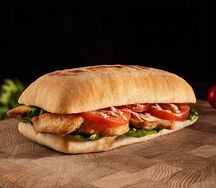 Чиабатта с овощами и куриным филе