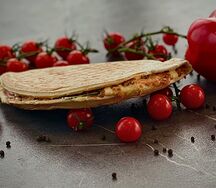 Закрытая пицца с грибами