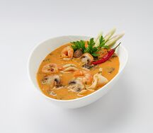 Том ям с морепродуктами