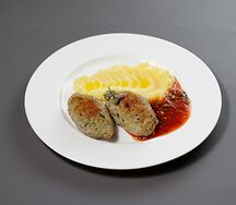 Люля-кебаб из цыпленка с картофельным пюре