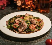 Ростбиф с рукколой