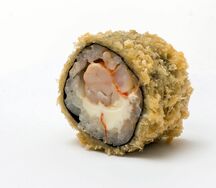 Жареный ролл с креветкой