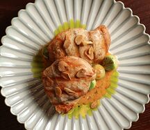 Филе цыпленка, овощи, соус из сыворотки