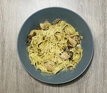 Феттуччине с курицей и грибами