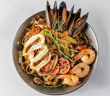 Рисовая лапша с морепродуктами