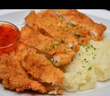 Шницель из курицы с пюре