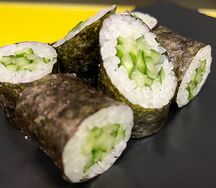 Маки-ролл с огурцом