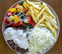 Не шаурма на тарелке с говядиной