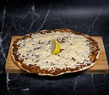 Ламаджо с сыром