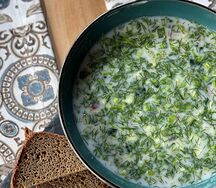 Окрошка с горчичкой и хреном с темным хлебушком