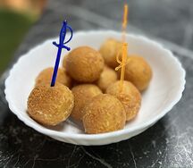 Жареные сырные шарики