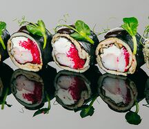 Ролл с марлином и креветкой