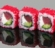 Ролл Калифорния с тунцом 