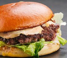 Бургер с мраморной говядиной